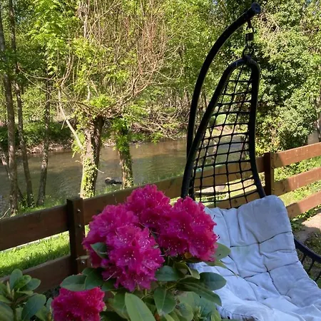Cottage En Bordure De Riviere