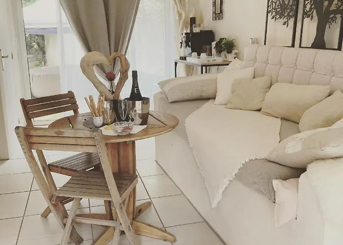 En Bordure De Riviere Saint-Ilpize